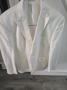 Bachrach Men's White Textured Blazer